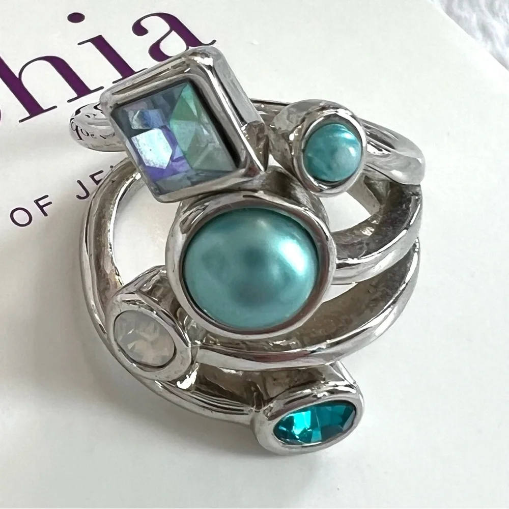 Lia sophia Sz 7 “Comet” ring, cut crystals and glass pearls, silver tone. EUC